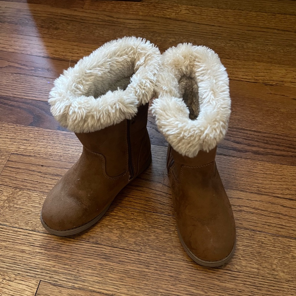 Cat & Jack Brown Kids Boots with Cream Fur Lining